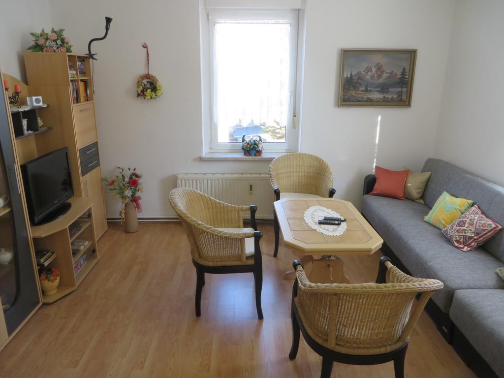 Ferienwohnung Zahn Oelsnitz  Buitenkant foto